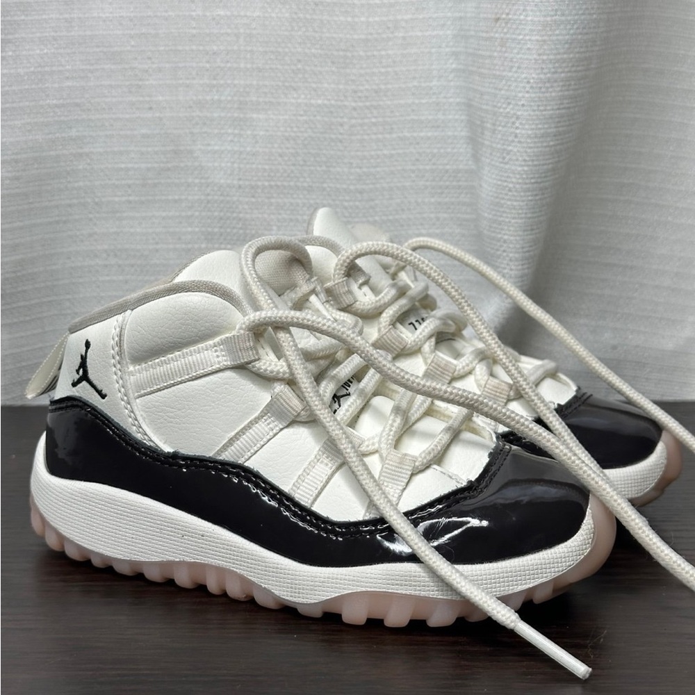 Nike Air Jordan 11 Retro Neapolitan Brown Sail Toddler Baby Boys Size 9C